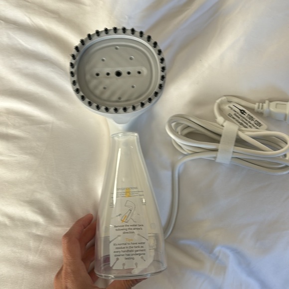 Used once! Perfect condition without box HiLIFE steamer - Picture 2 of 3